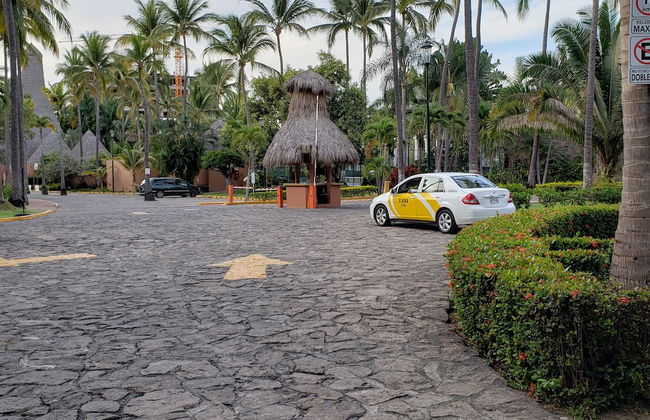 Villa Facing the Beach in a Large Terrace 7 Pools, Tennis Courts, 247 Security - Foto 27