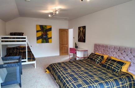 Stratford-upon-Avon 4BR Family Mansion on 1 acre with Pool, Gym & BBQ! - Foto 27