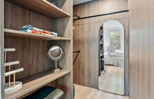 Chic 1BR Pineapple Pad Near Ocean and Pool - Foto 17