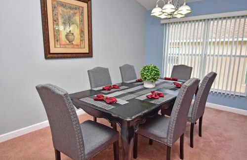 Comfortable Pool Home with Spa & Games Room Close to Disney - Foto 9