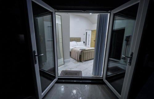 Cozy Charming Bungalow BRAND NEW - Photo 8