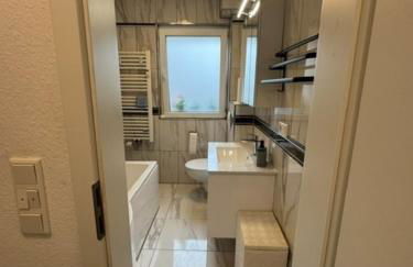 Moderne Erdgeschosswohnung und eigenem Garten für bis zu 4 Personen - Foto 3