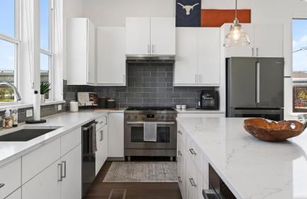 Rooftop Living in Central Austin Near UT Dining Music Concordia Retreat by AvantStay - Foto 17