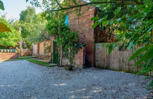 Squirrel Barn - Family Getaway Pass the Keys - Foto 35