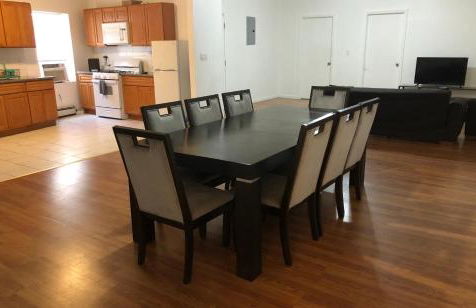 Large apartment, sleeps up to 8 people comfortably, direct NYC Manhattan train only 5 minute walk away, MetLife Stadium FIFA World Cup 25 minutes away - Foto 1