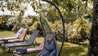 Proche PuyDuFou - Gite Maison La Roulière - Foto 4, Garden, sunbed, Garden view