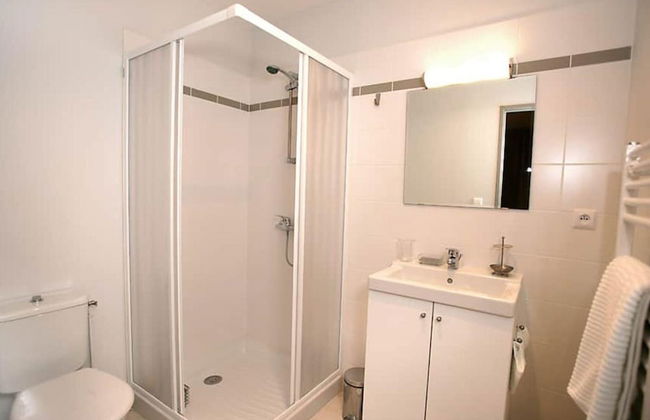 Luxury Villa With Covered Terrace in Chalais - Foto 14