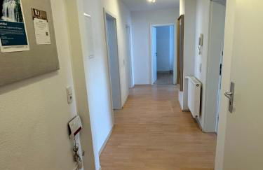 Große Ferienwohnung für Gruppen und Familien bis 8 Personen mit Balkon - Foto 3