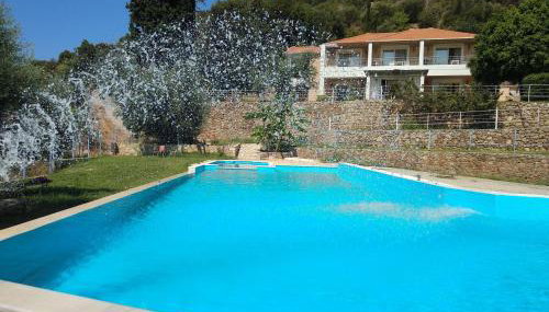 Hotel Theasis - Photo 3