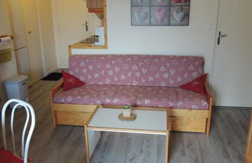 F2 Le Corbier aux pieds des pistes, commerces et esf - Photo 5