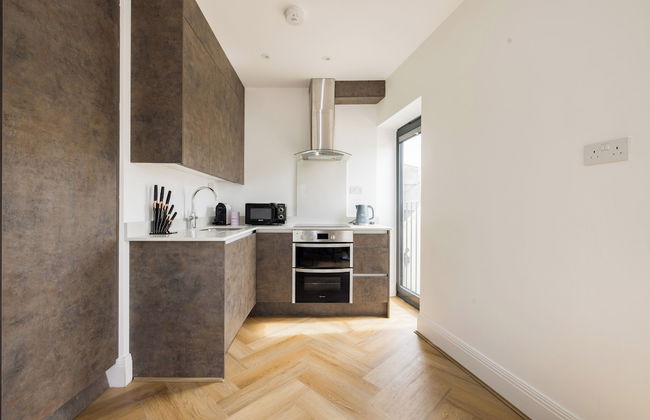 Staines Riverside by Charles Hope - Photo 17