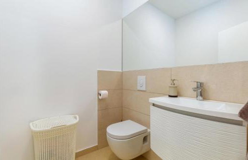 3 Bedroom Beautiful Home In Segotici - Foto 28