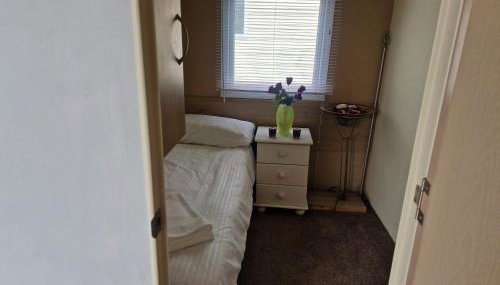 Lodge Sleeps 4 - Pet Friendly with Private Parking - Foto 2