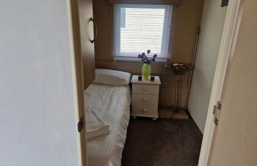 Lodge Sleeps 4 - Pet Friendly with Private Parking - Foto 2