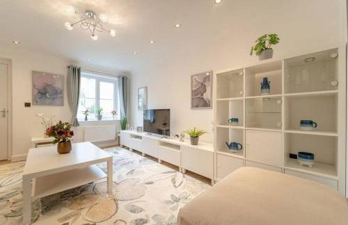 Stylish 3 Bed, 3 Bath, Garden & Drive for 2 cars - Foto 14