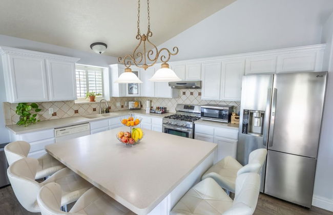 Farmington Gem 6BR Private Fenced Yard Sleeps 15 - Foto 40