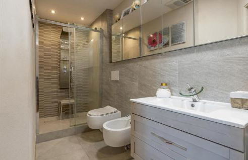 Stunning Home In Capannori With Jacuzzi - Foto 32