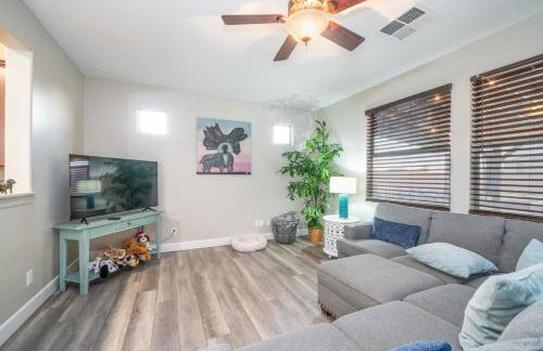 Pool and Patio Family-Friendly Goodyear Home! - Foto 14