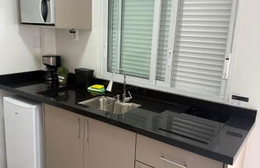 AP frente à praça bem localizado - Foto 12