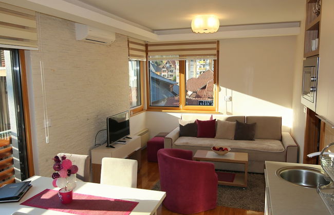 Konaciste Egoiste - Centar - Photo 22