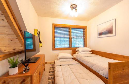 Creekside Cabin - Seven Devils,NC - Pet-Friendly, Close to Skiing & Hiking, and the Apline Coaster! - Foto 34