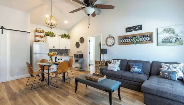 La Casita: Hot-tub & Firepit, 15 min to Fred! - Foto 2, Imagen principal