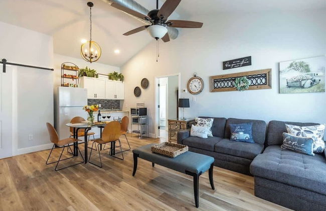 La Casita: Hot-tub & Firepit, 15 min to Fred! - Foto 1