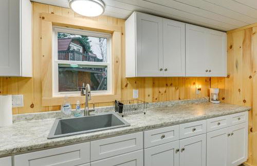 Waterfront Oasis Family Retreat on Long Lake! - Foto 10