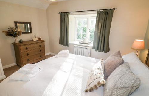 Manor Barn Cottage - Photo 17