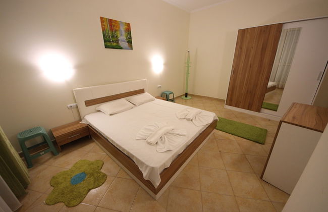 Menada Negresco Apartments - Photo 2