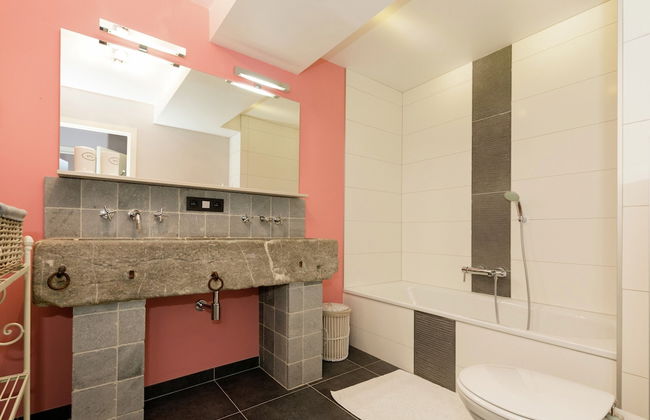 Magnificent Character Cottage with Spa Tub near Marche-en-Famenne - Photo 21