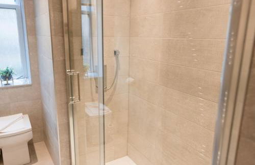 Superb 1Bed Flat in Fabulous West End - Pass the Keys - Foto 19