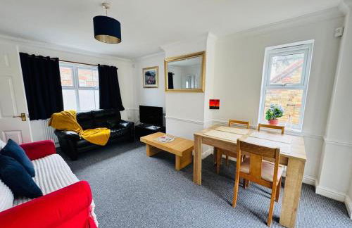 Town centre with parking - Foto 2