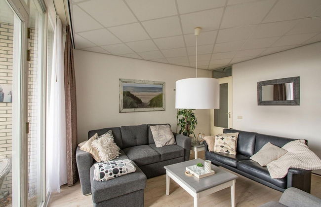 An Apartment That is Attractively Furnished - Foto 35