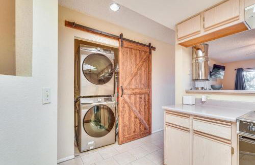 Walk to Golf and Beach Queens Bay Resort Condo - Foto 10