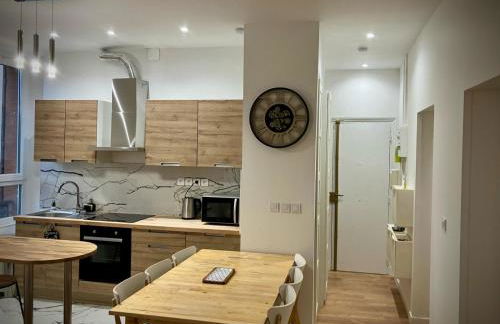 PARIS CITY-Le Raincy - Facing station - 4 to 8 Pers - Foto 8