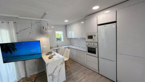 ThE WHALE HOUSE - Photo 5