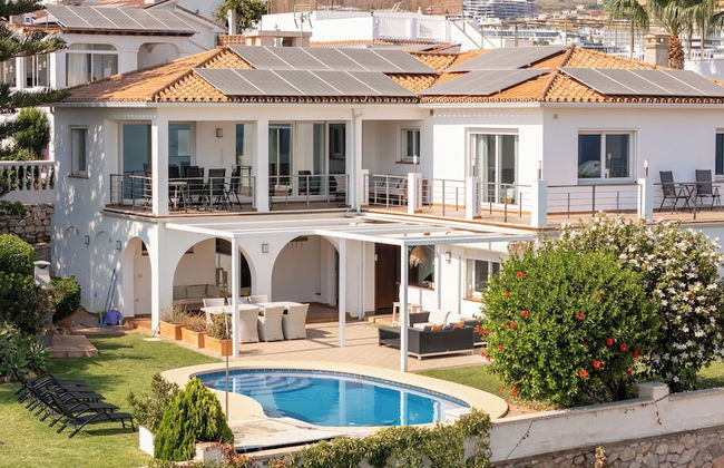 Spacious 3BR Villa with pool and views - Foto 11