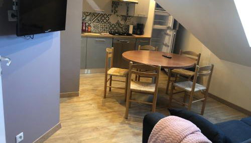 Logement 4 personnes avec piscine intérieure 31 degrés zoo de la FLECHE 24 h du Mans - Foto 5