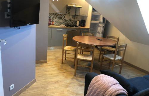 Logement 4 personnes avec piscine intérieure 31 degrés zoo de la FLECHE 24 h du Mans - Photo 5