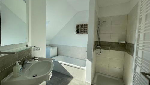 Moderne Wohnung mit Balkon inmitten der Lausitz - Foto 5