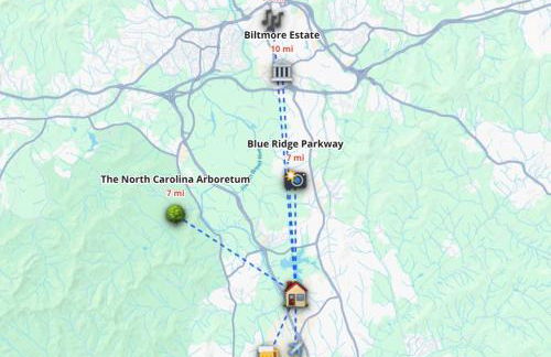 Fun & Funky Asheville Home with Pool Table, Darts - Foto 5