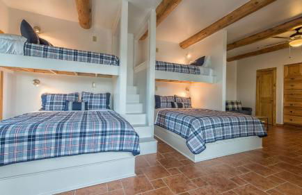 Azalea Retreat by Avantstay Sleeps 34 & Pool - Foto 72