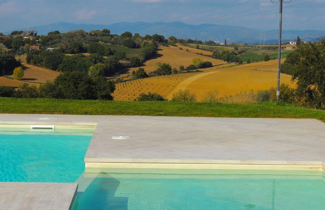 Farmhouse in Tuscany With Pool and Hill Views - Photo 17