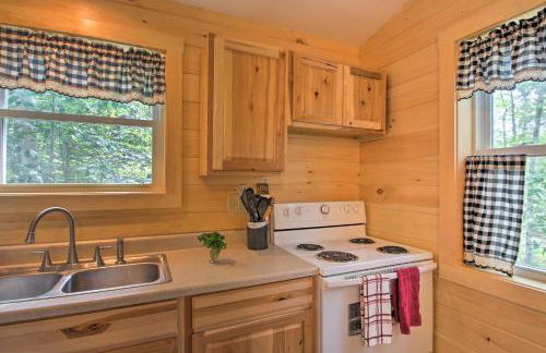 The Cedars Cabin with Beach Access on Panther Pond - Foto 9