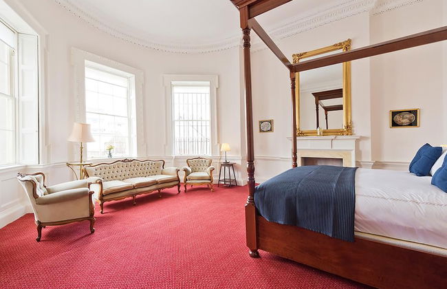 Henrietta Suites City Centre - Photo 10