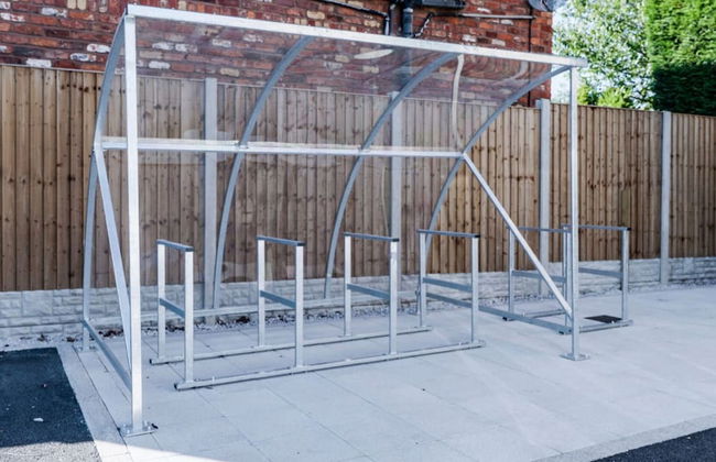 Luxury Manchester Apartment - Yellow - Photo 10