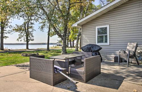Waterfront Onamia Retreat with Dock and Fire Pit! - Foto 25