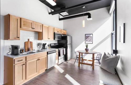 Cozy Downtown Loft Walk to Riverfront Park 209 - Foto 2