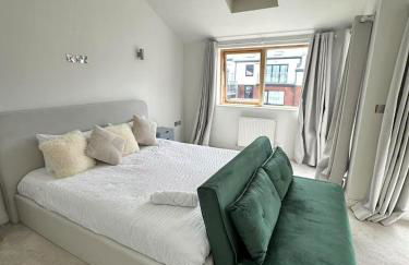 Spacious 4BR 4BA gated townhouse with balconies, Central JQ - Foto 23